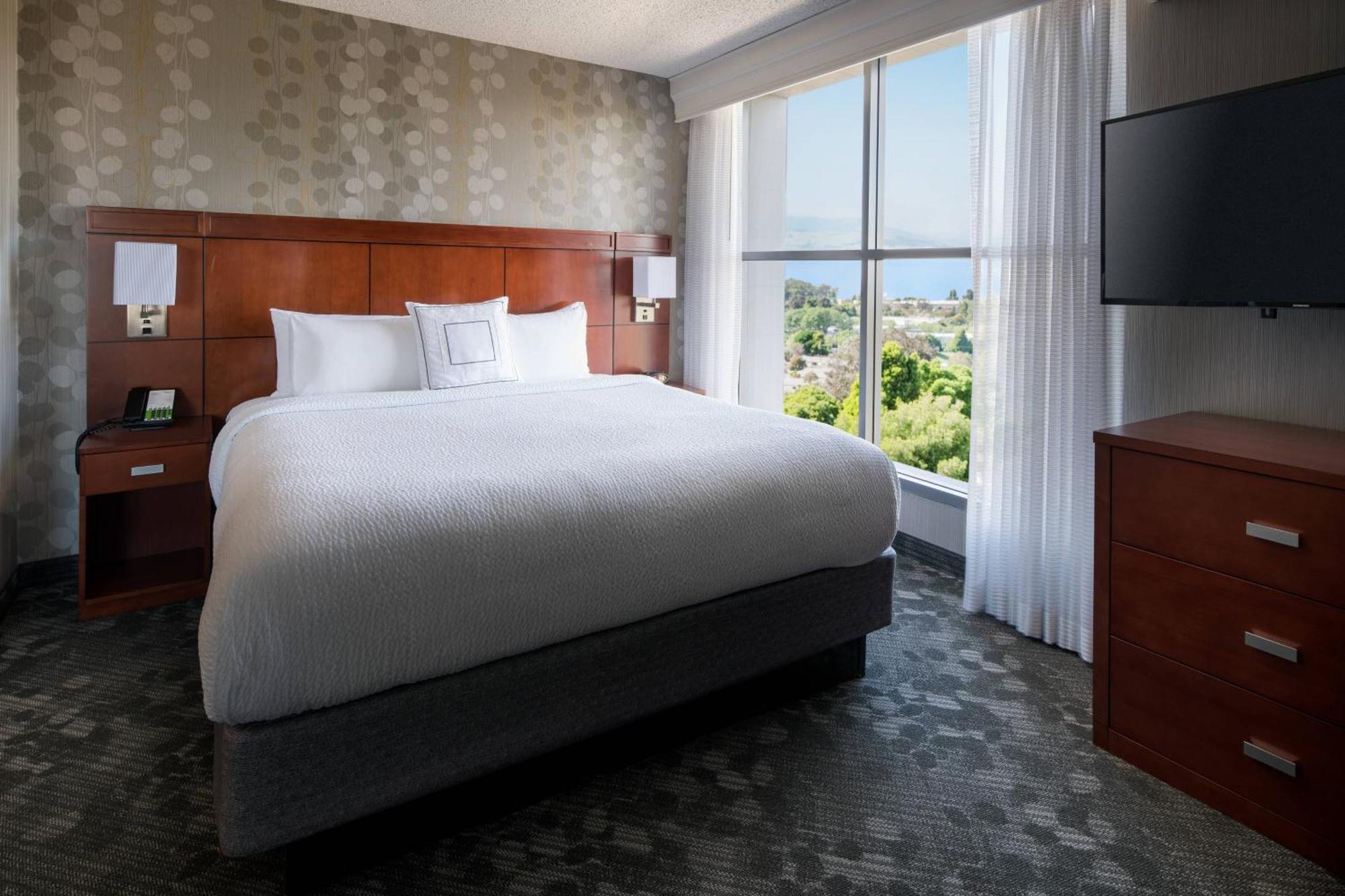 Готель Courtyard By Marriott Richmond Berkeley Екстер'єр фото