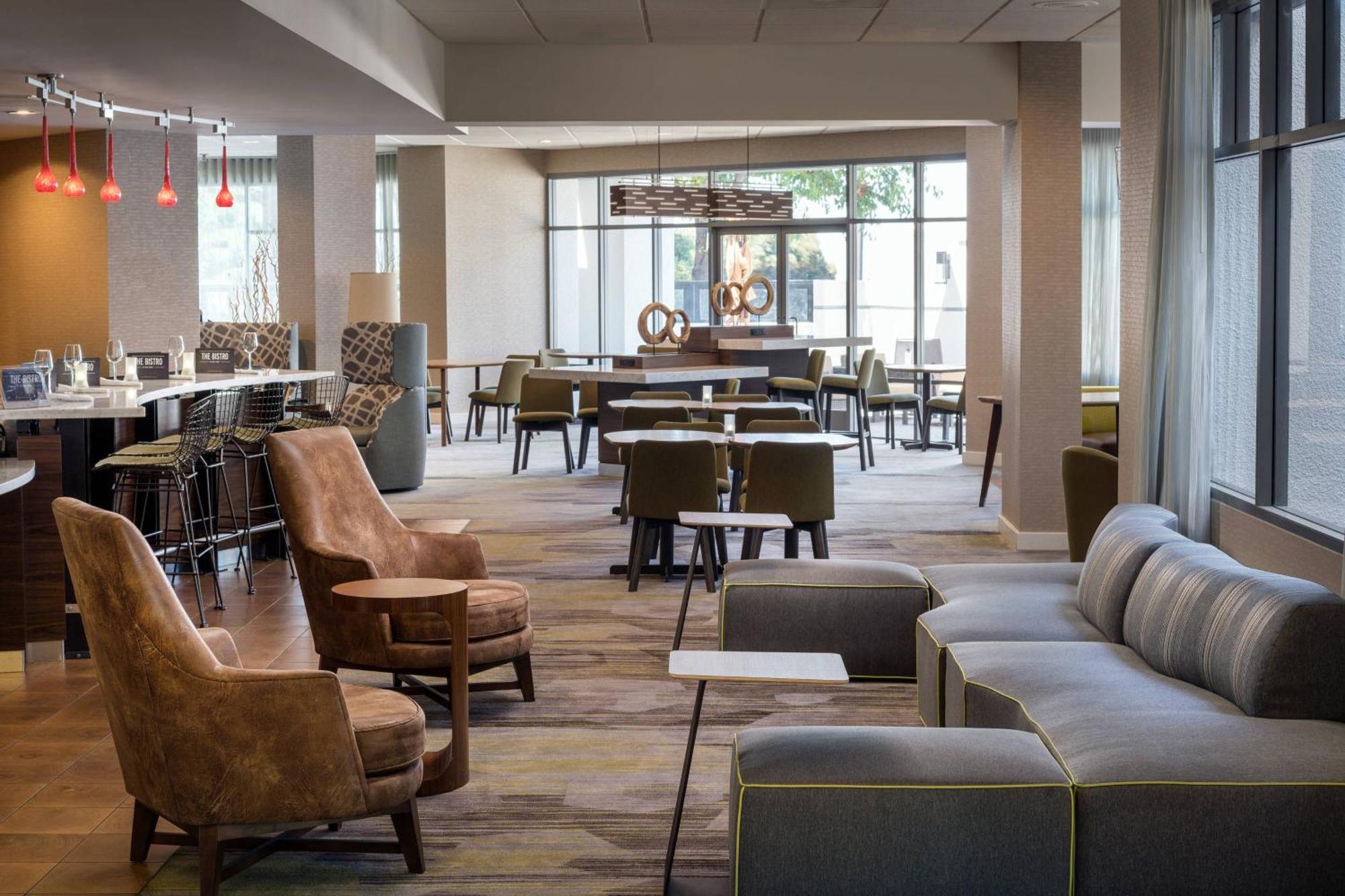 Готель Courtyard By Marriott Richmond Berkeley Екстер'єр фото