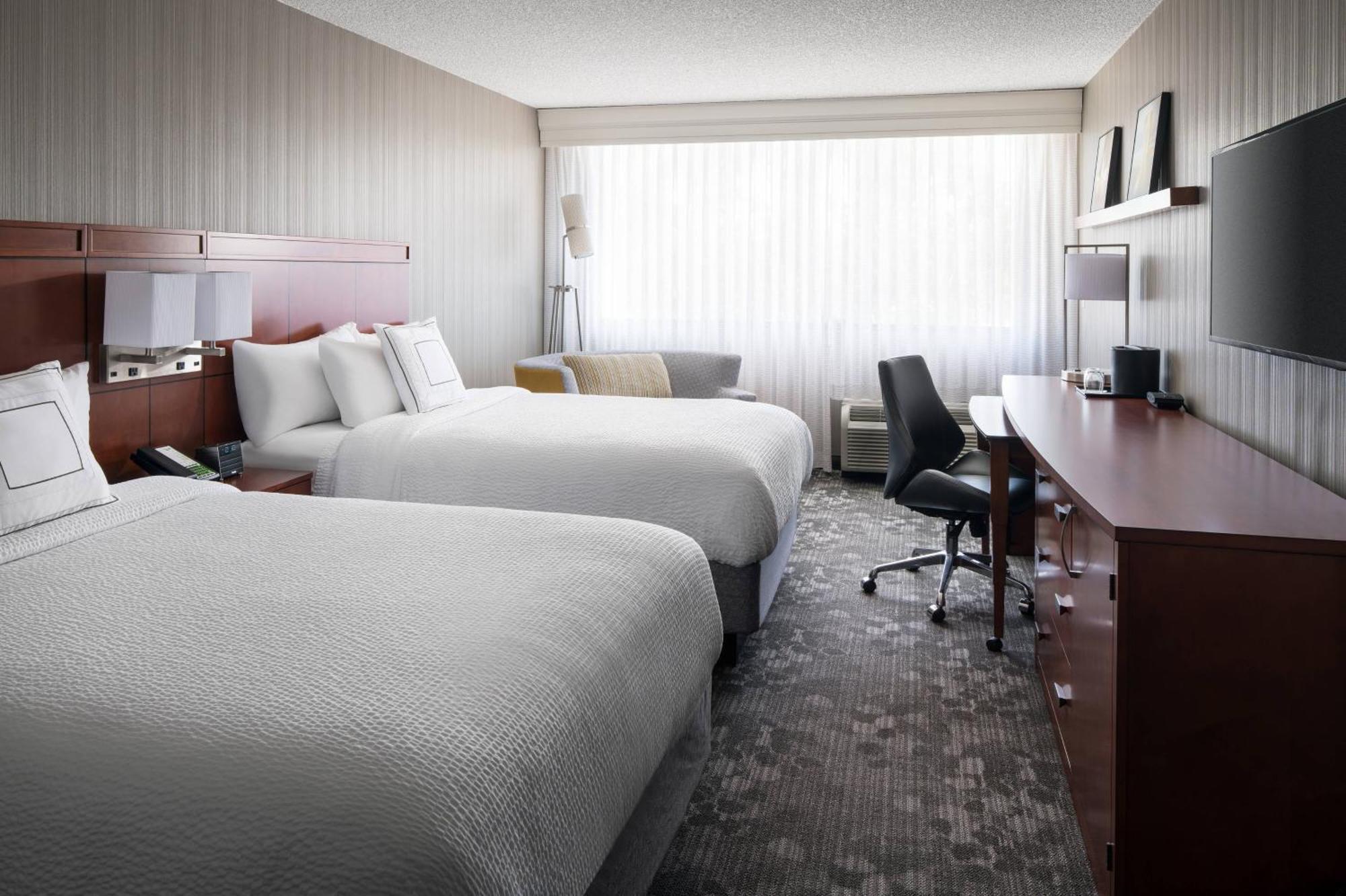Готель Courtyard By Marriott Richmond Berkeley Екстер'єр фото