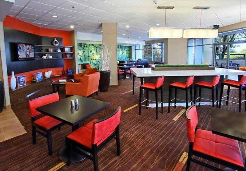 Готель Courtyard By Marriott Richmond Berkeley Екстер'єр фото