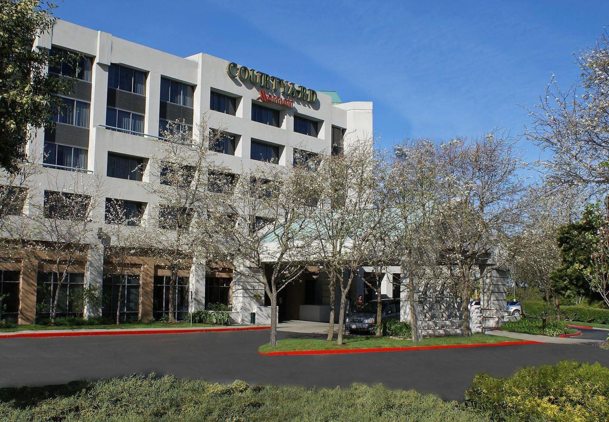 Готель Courtyard By Marriott Richmond Berkeley Екстер'єр фото