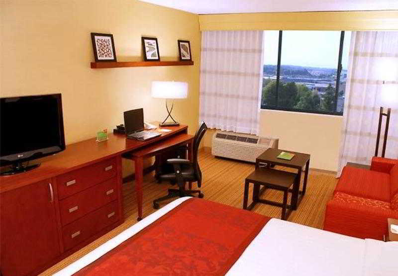 Готель Courtyard By Marriott Richmond Berkeley Екстер'єр фото